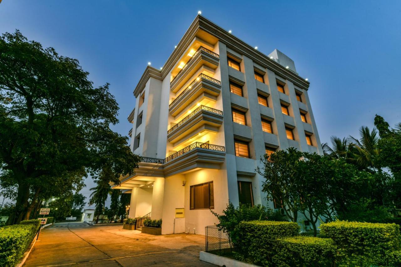 Sun-N-Sand Suites, Shirdi Exterior foto