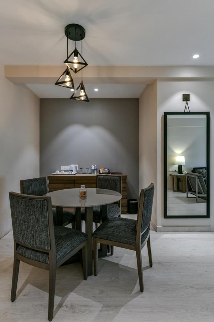 Sun-N-Sand Suites, Shirdi Exterior foto
