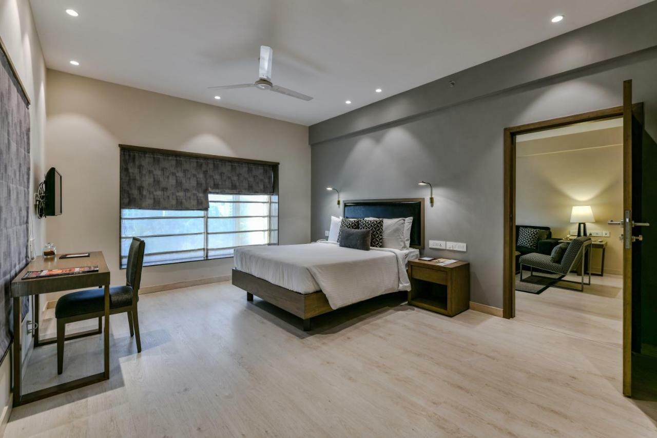 Sun-N-Sand Suites, Shirdi Exterior foto